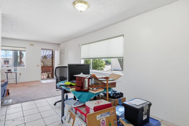 2048 S San Vincent Drive, Green Valley, AZ 85614