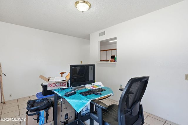 2048 S San Vincent Drive, Green Valley, AZ 85614