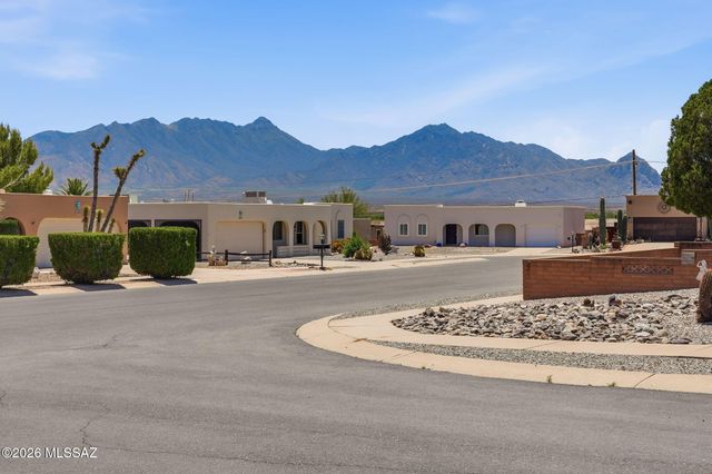 2048 S San Vincent Drive, Green Valley, AZ 85614