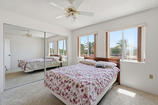 2048 S San Vincent Drive, Green Valley, AZ 85614