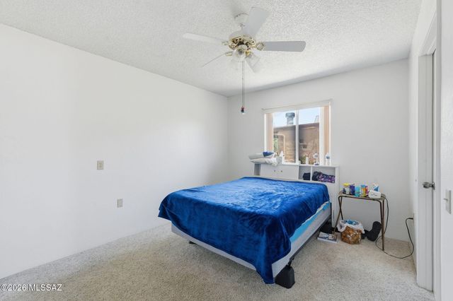 2048 S San Vincent Drive, Green Valley, AZ 85614