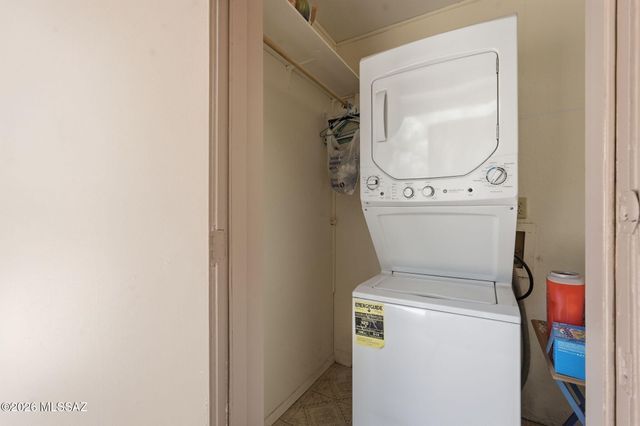 2048 S San Vincent Drive, Green Valley, AZ 85614