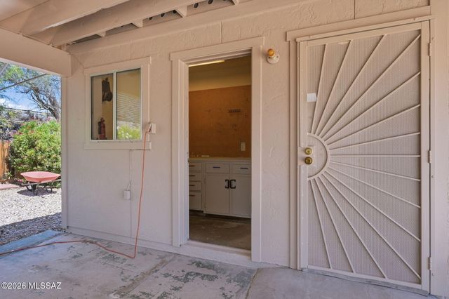 2048 S San Vincent Drive, Green Valley, AZ 85614