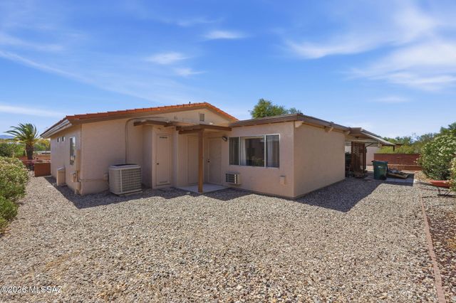 2048 S San Vincent Drive, Green Valley, AZ 85614