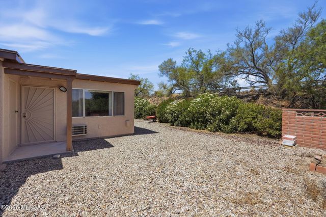 2048 S San Vincent Drive, Green Valley, AZ 85614