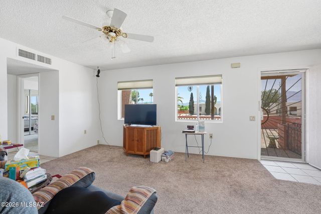 2048 S San Vincent Drive, Green Valley, AZ 85614