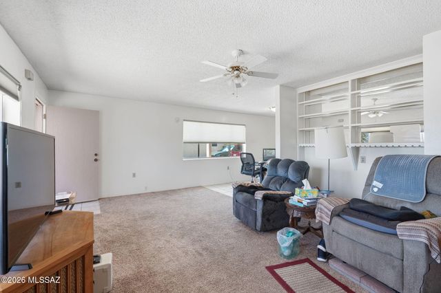 2048 S San Vincent Drive, Green Valley, AZ 85614