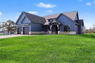 444 Mill Road, Angleton, TX 77515