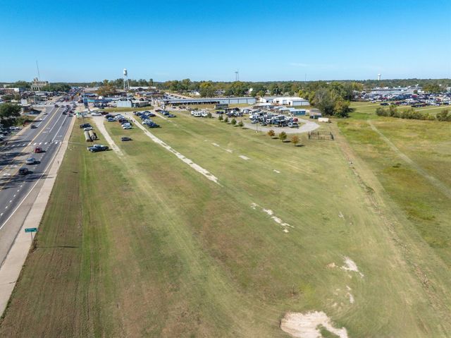 176 N Trade Days Boulevard, Canton, TX 75103