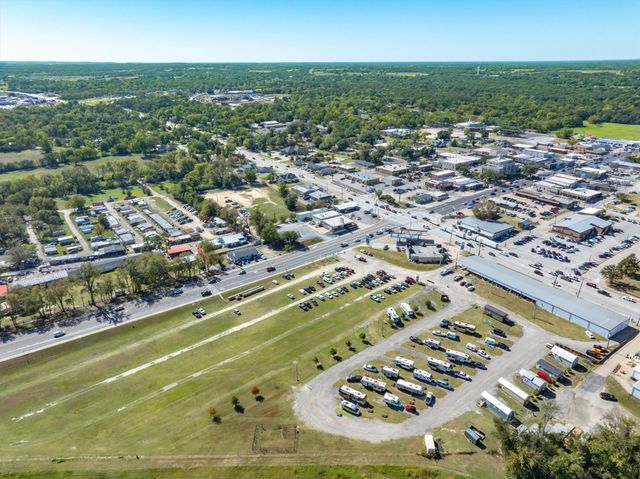 176 N Trade Days Boulevard, Canton, TX 75103