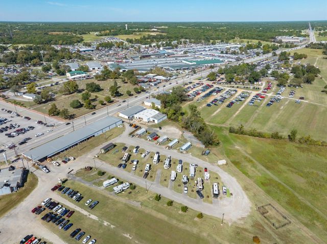 176 N Trade Days Boulevard, Canton, TX 75103