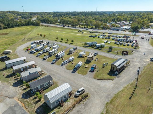 176 N Trade Days Boulevard, Canton, TX 75103