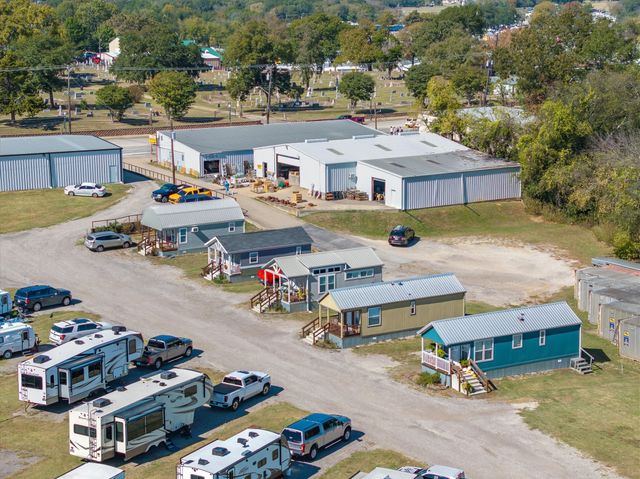 176 N Trade Days Boulevard, Canton, TX 75103