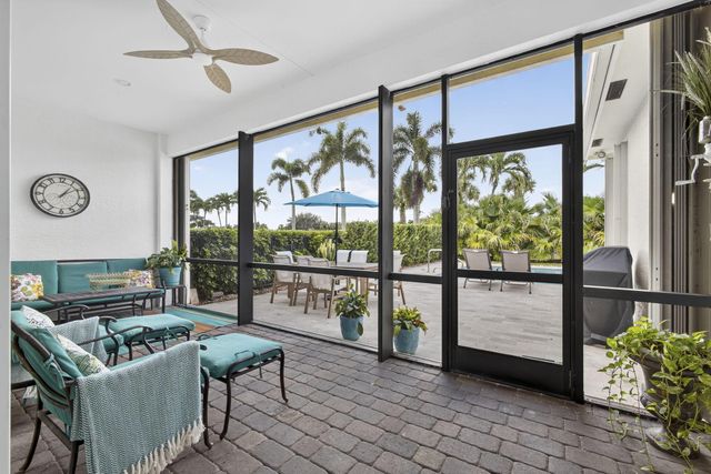 10585 La Strada, West Palm Beach, FL 33412