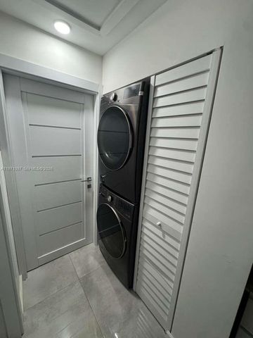 500 NE 3rd St 103, Hallandale Beach, FL 33009