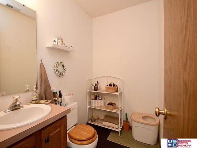 706 Westminster Drive, Lincoln, NE 68510