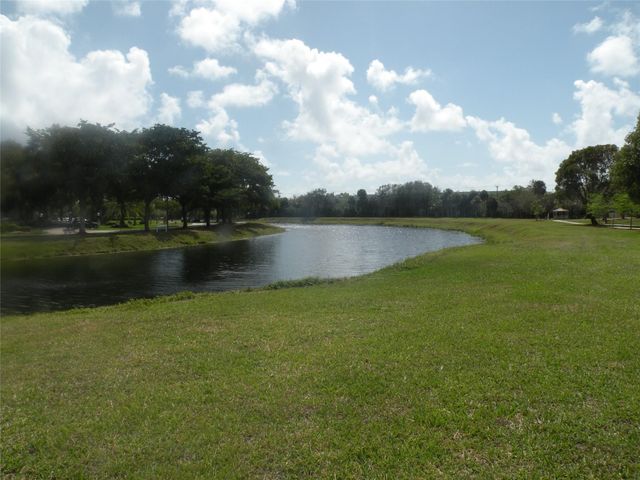 4221 W Palm Aire Drive 102, Pompano Beach, FL 33069