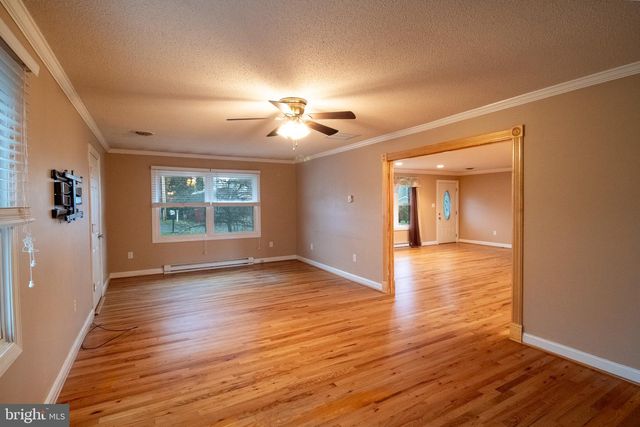 225 BOTANY DR, Martinsburg, WV 25404