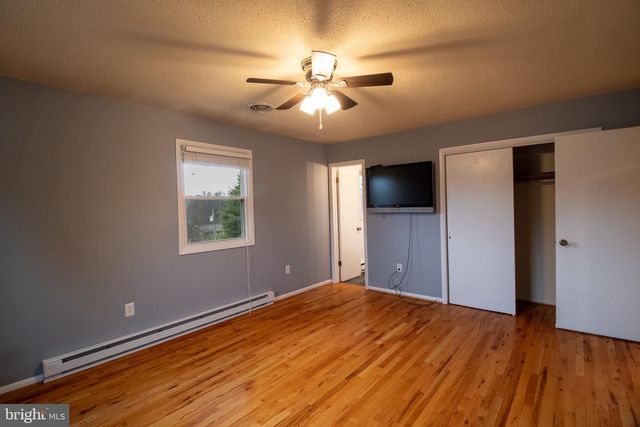 225 BOTANY DR, Martinsburg, WV 25404