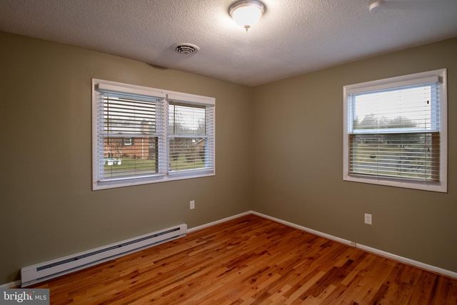 225 BOTANY DR, Martinsburg, WV 25404