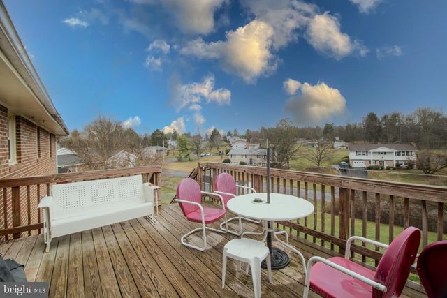 225 BOTANY DR, Martinsburg, WV 25404