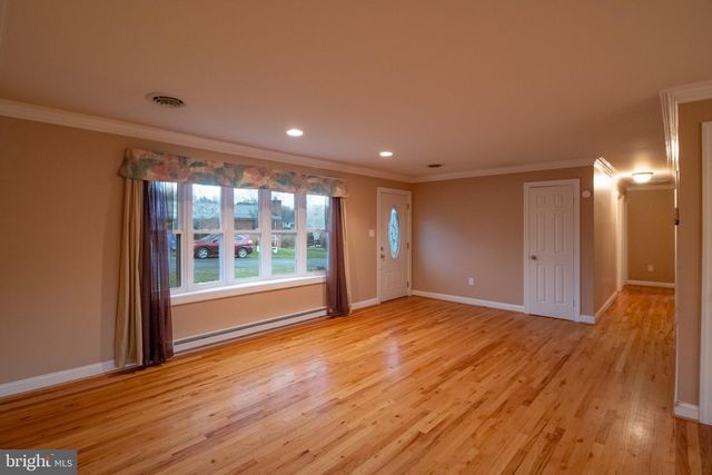 225 BOTANY DR, Martinsburg, WV 25404