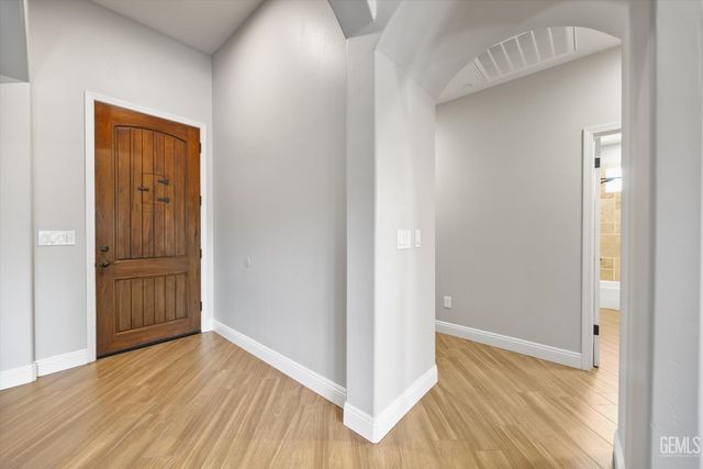 6500 Timms Hill Court, Bakersfield, CA 93306