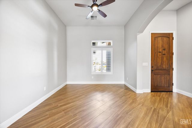 6500 Timms Hill Court, Bakersfield, CA 93306