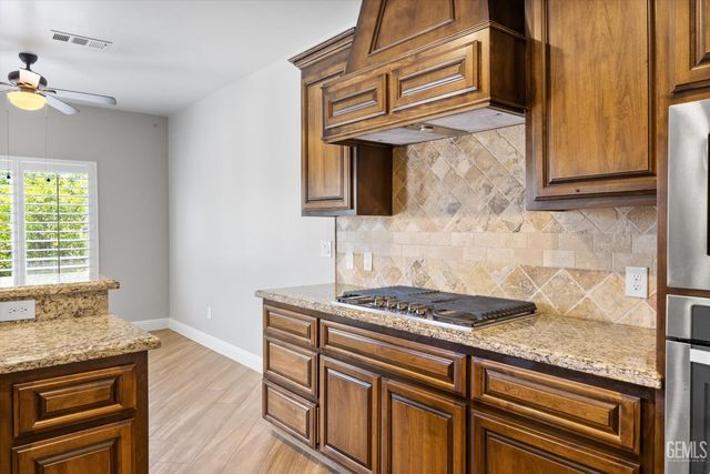 6500 Timms Hill Court, Bakersfield, CA 93306