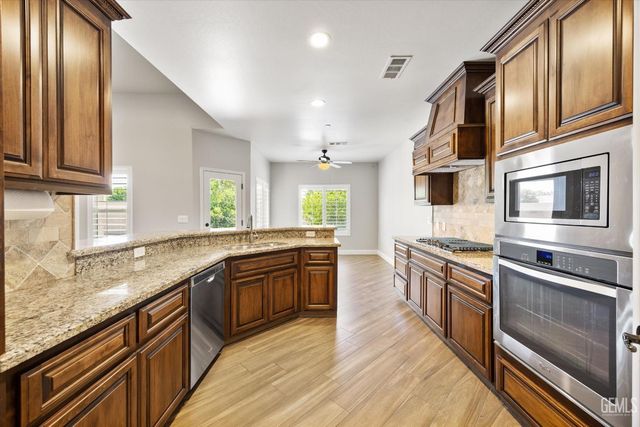 6500 Timms Hill Court, Bakersfield, CA 93306