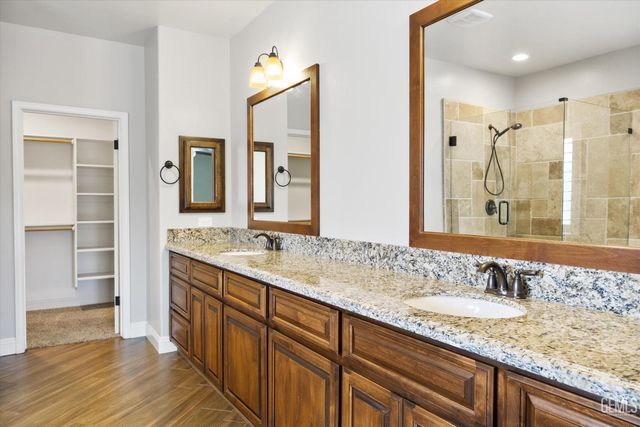 6500 Timms Hill Court, Bakersfield, CA 93306