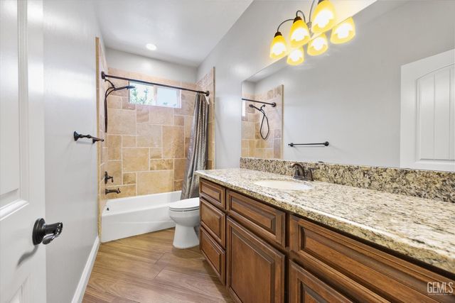 6500 Timms Hill Court, Bakersfield, CA 93306