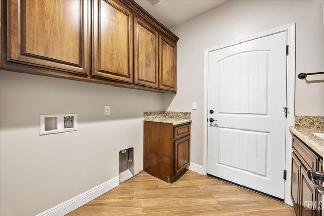 6500 Timms Hill Court, Bakersfield, CA 93306