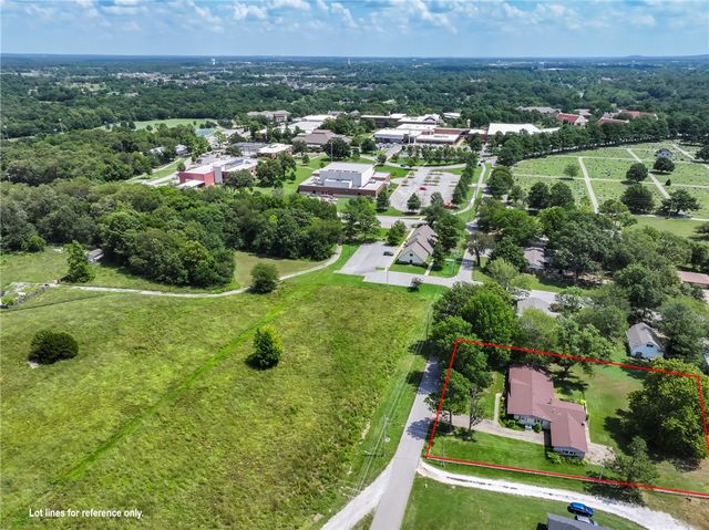 2206 University Street, Siloam Springs, AR 72761