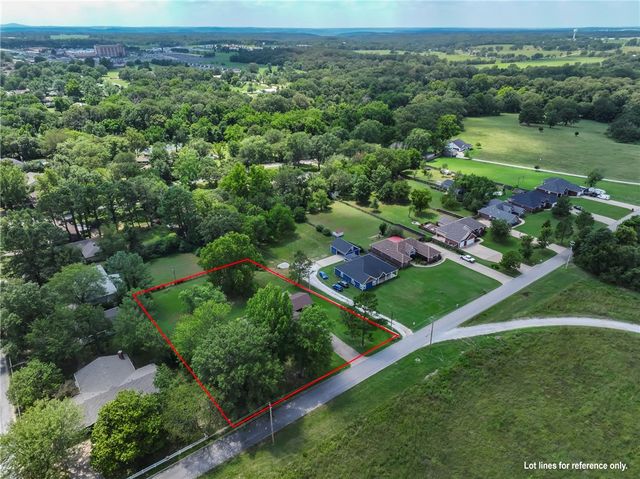 2206 University Street, Siloam Springs, AR 72761