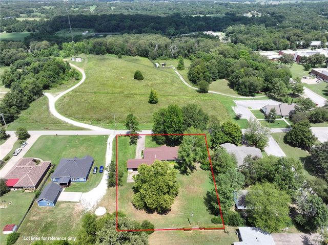 2206 University Street, Siloam Springs, AR 72761