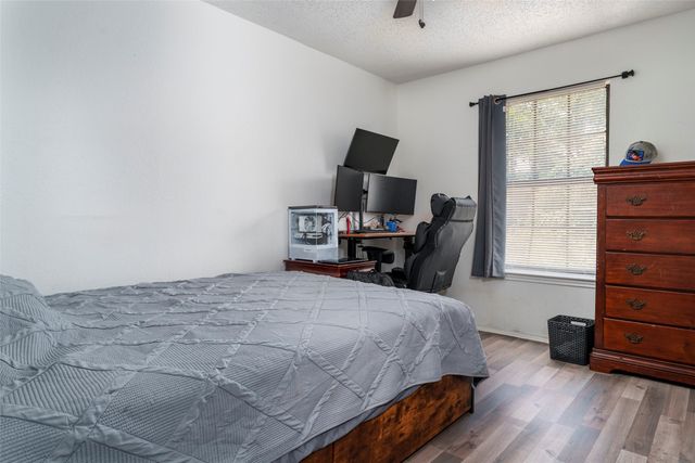 1745 Crest Grove Drive, Arlington, TX 76012