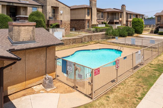 1745 Crest Grove Drive, Arlington, TX 76012