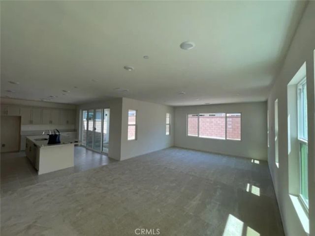 2565 E Embry, Ontario, CA 91762