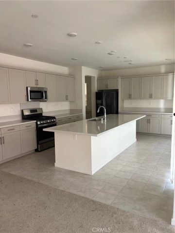 2565 E Embry, Ontario, CA 91762