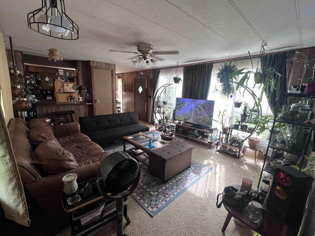 32291 S 555 Road, Jay, OK 74346