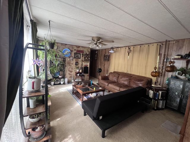 32291 S 555 Road, Jay, OK 74346