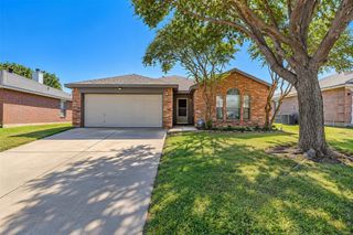 417 Candlestick Trail, Saginaw, TX 76179