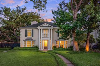 2105 Del Monte Drive, Houston, TX 77019