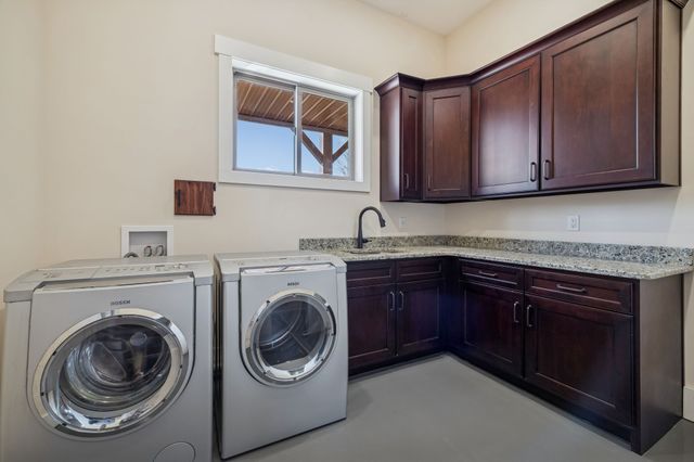 1224 Hangar Rd, Springfield, TN 37172