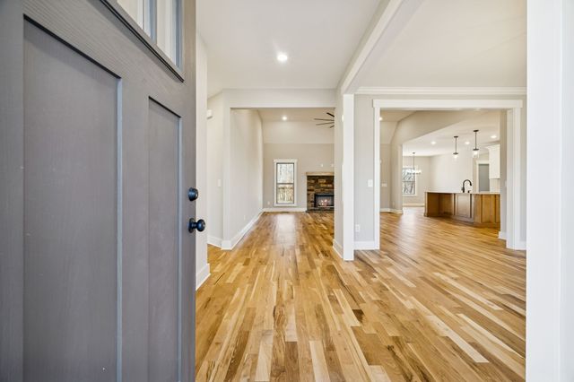 1224 Hangar Rd, Springfield, TN 37172