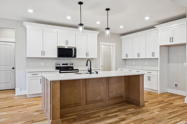 1224 Hangar Rd, Springfield, TN 37172