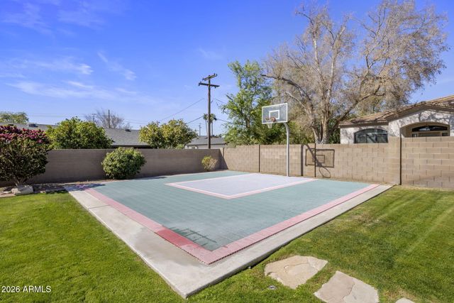 320 E MARYLAND Avenue, Phoenix, AZ 85012