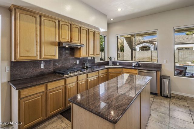 320 E MARYLAND Avenue, Phoenix, AZ 85012