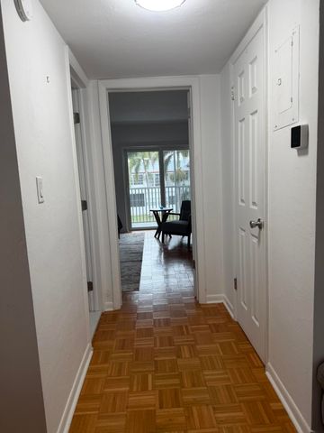 2004 Lake Osborne Drive 17, Lake Worth Beach, FL 33461